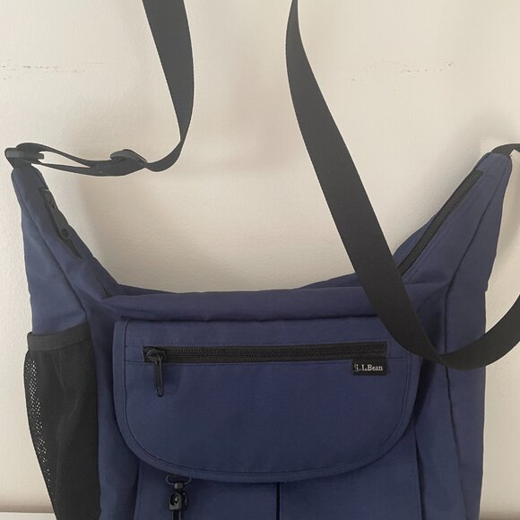 L.L.Bean Navy Messenger Nylon Bag - Picture 3 of 7